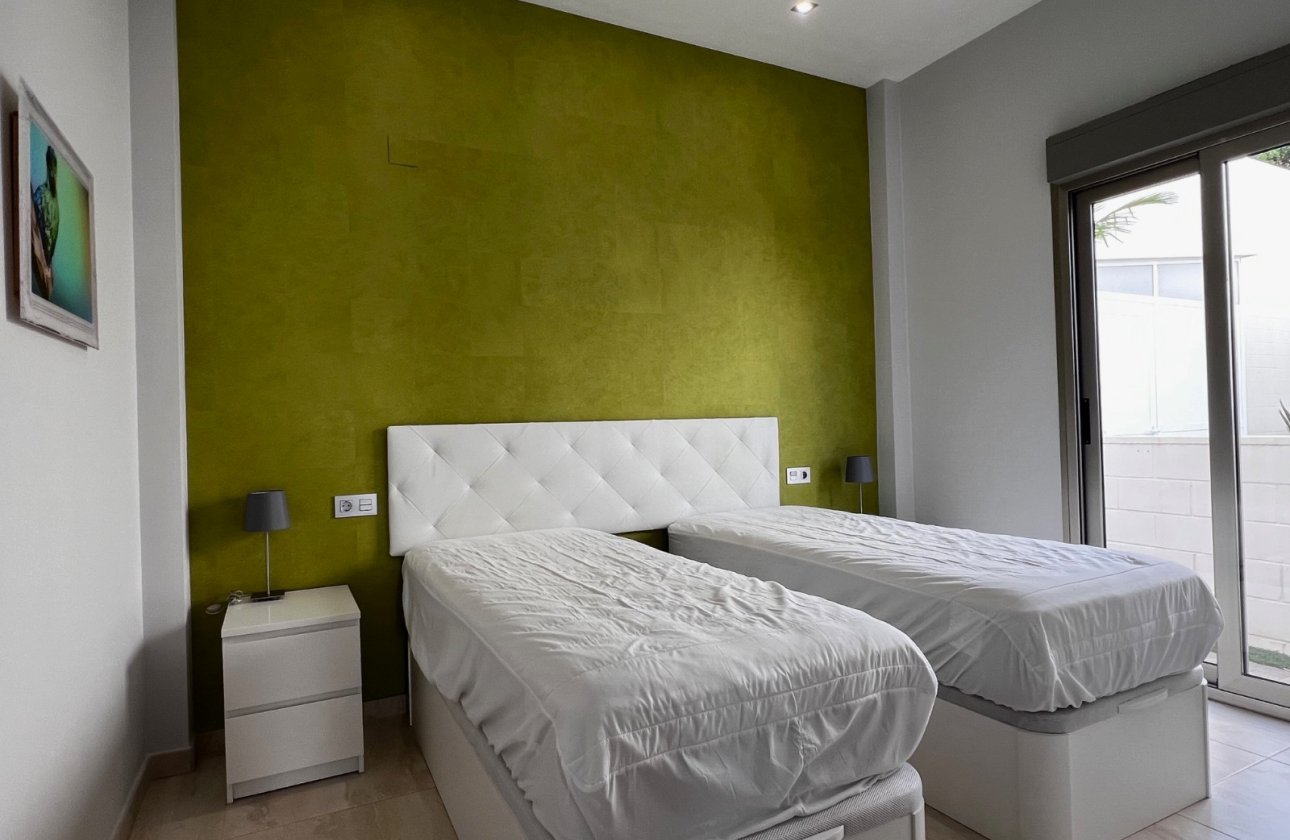 Revente - Villa -
Orihuela Costa - Costa Blanca