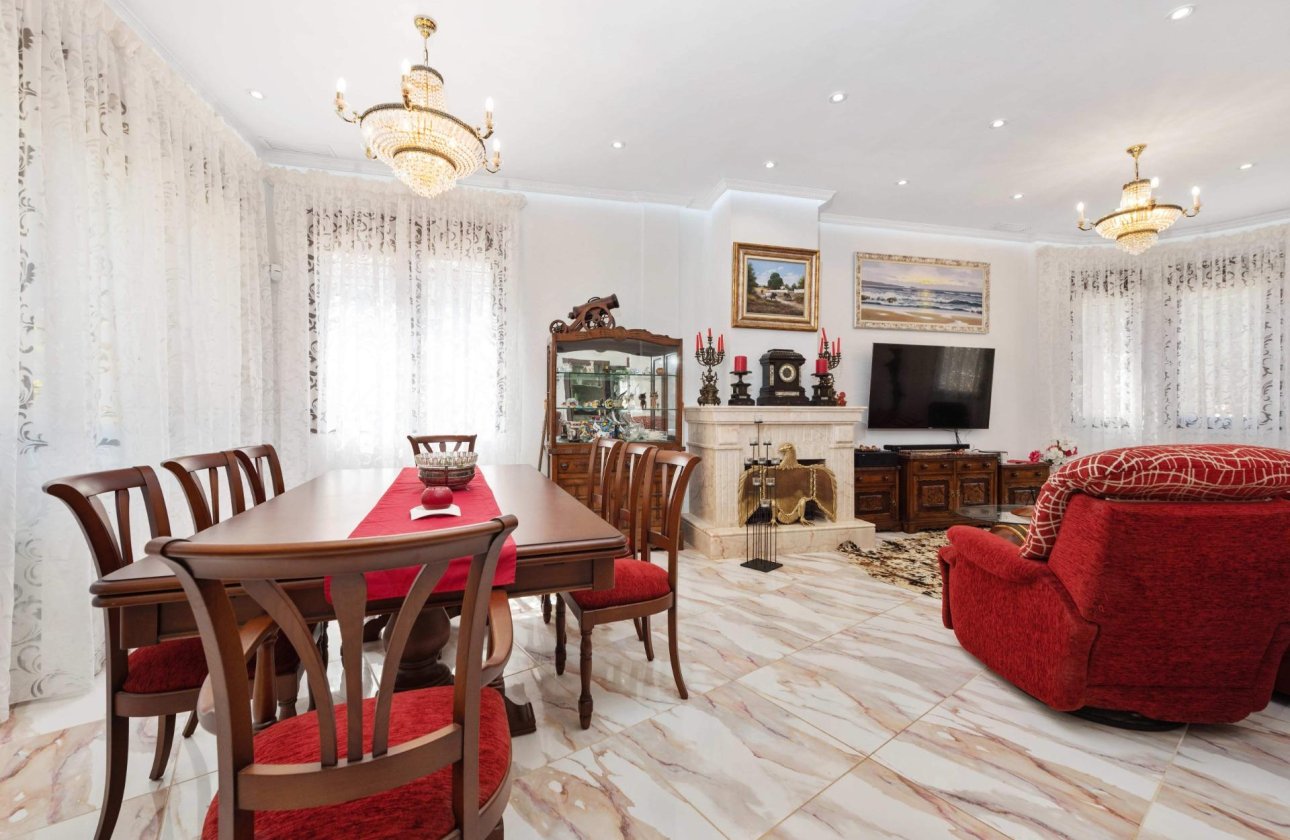 Revente - Villa -
Orihuela Costa - Costa Blanca