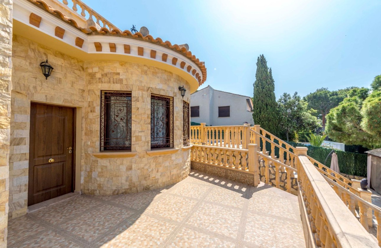 Revente - Villa -
Orihuela Costa - Costa Blanca