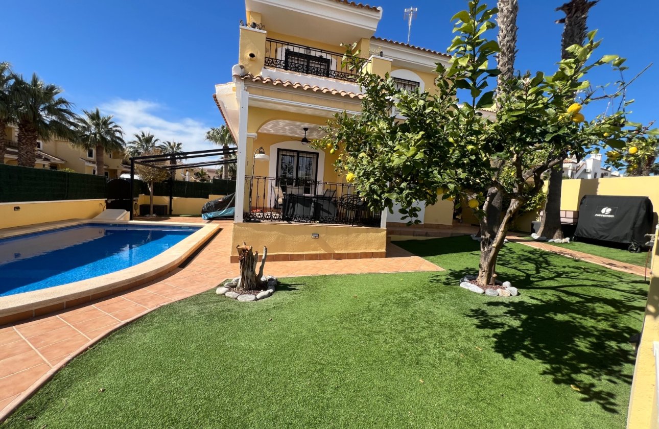 Revente - Villa -
Orihuela Costa - Costa Blanca
