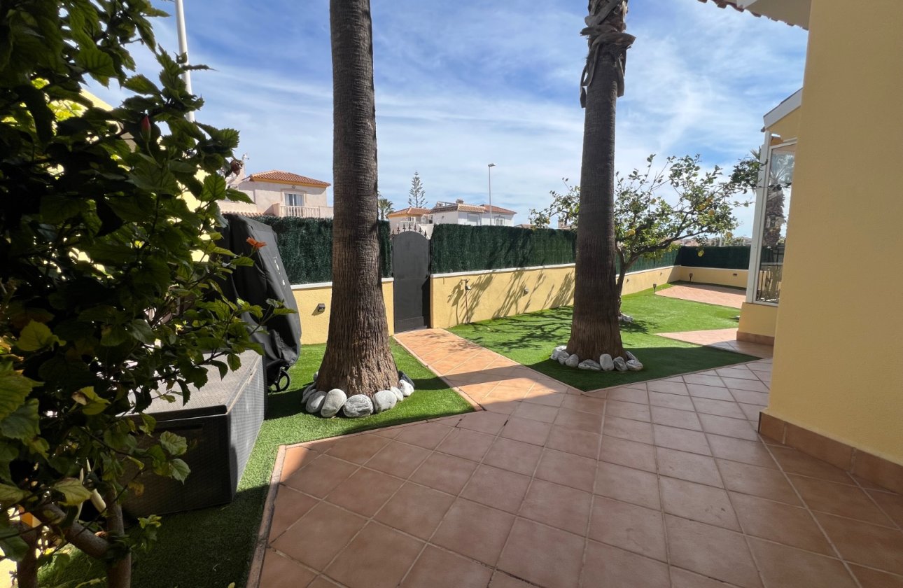 Revente - Villa -
Orihuela Costa - Costa Blanca