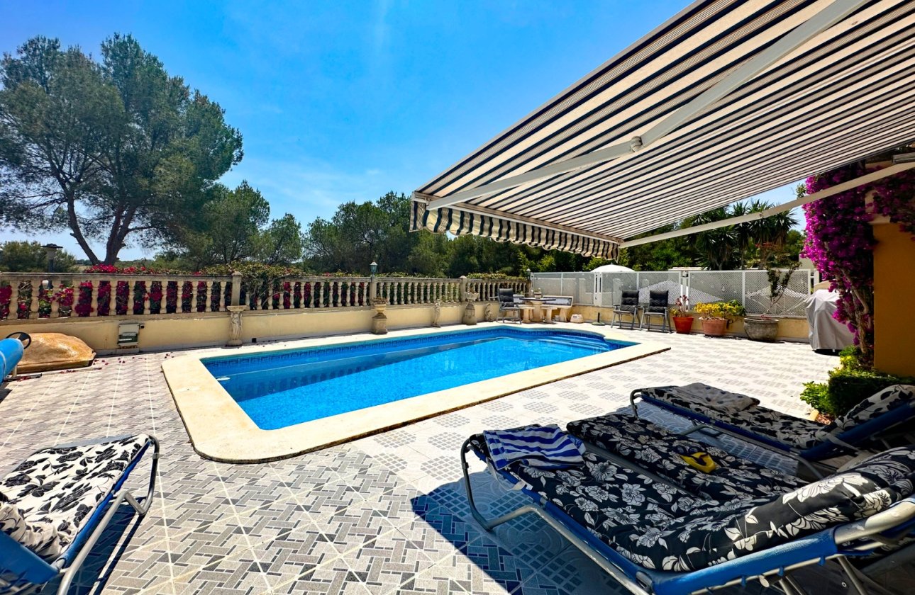 Revente - Villa -
Orihuela Costa - Costa Blanca