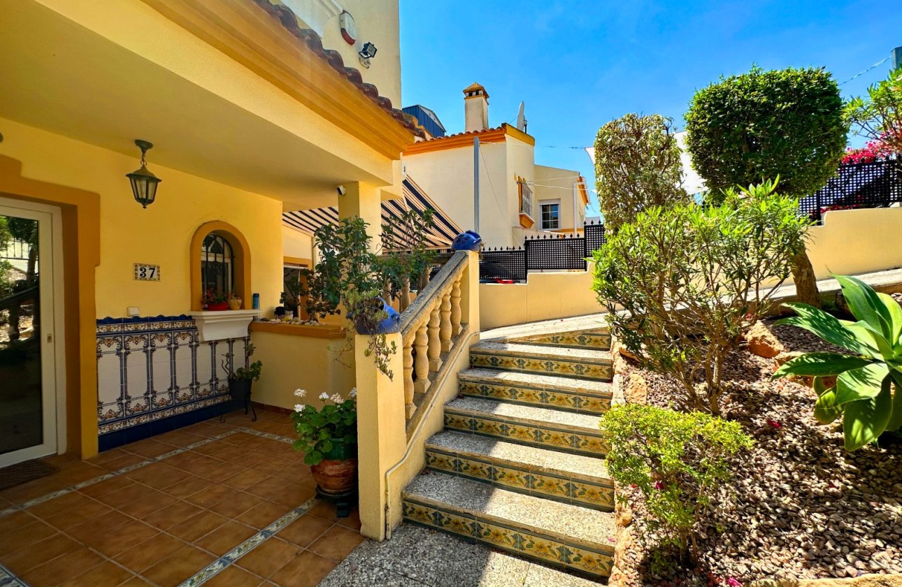 Revente - Villa -
Orihuela Costa - Costa Blanca