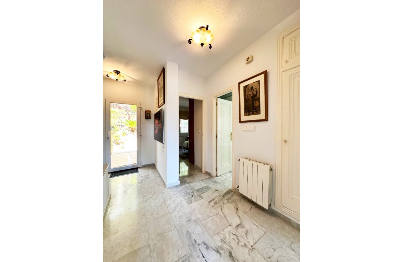 Revente - Villa -
Orihuela Costa - Costa Blanca