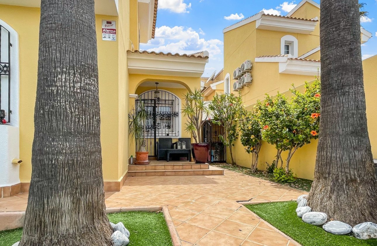 Revente - Villa -
Orihuela Costa - Costa Blanca