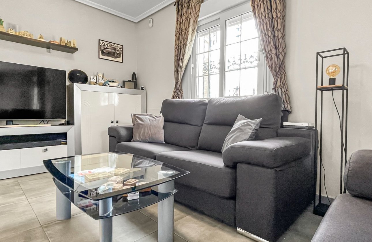 Revente - Villa -
Orihuela Costa - Costa Blanca