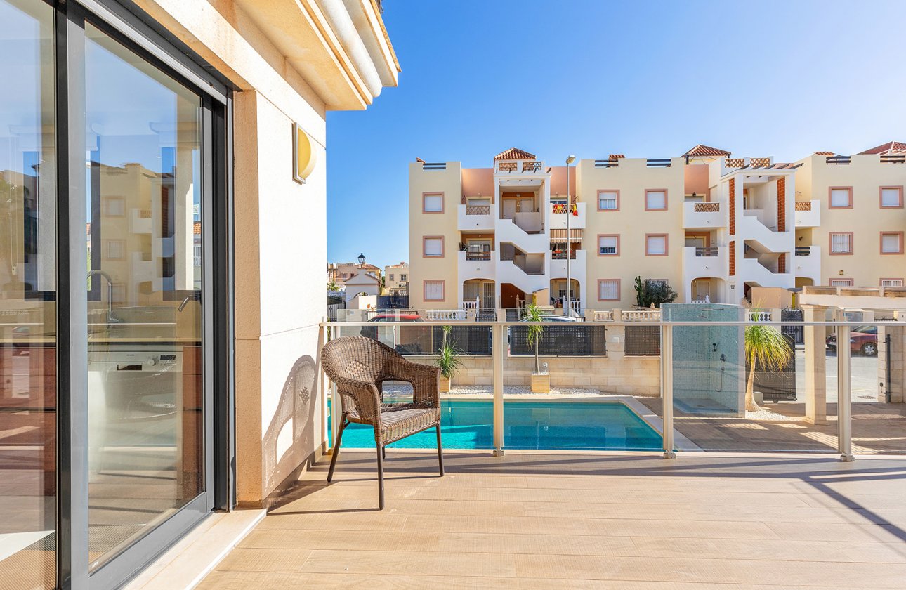 Revente - Villa -
Orihuela Costa - Costa Blanca