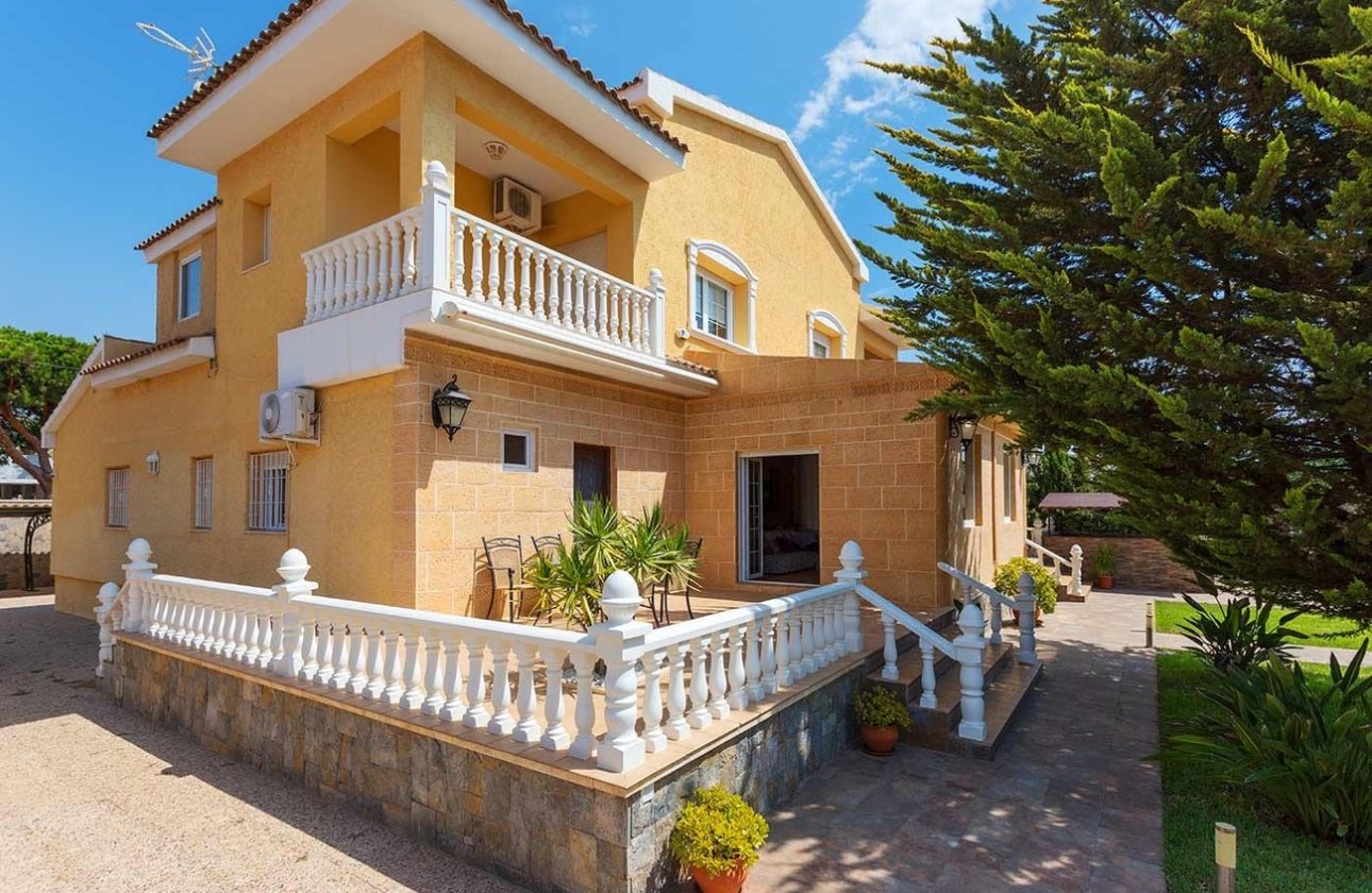 Revente - Villa -
Orihuela Costa - Costa Blanca