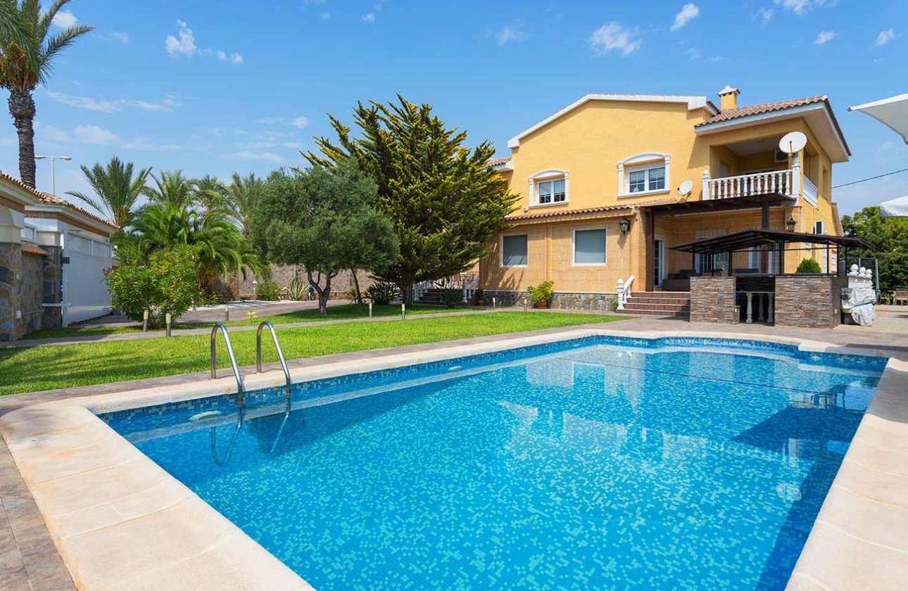 Revente - Villa -
Orihuela Costa - Costa Blanca