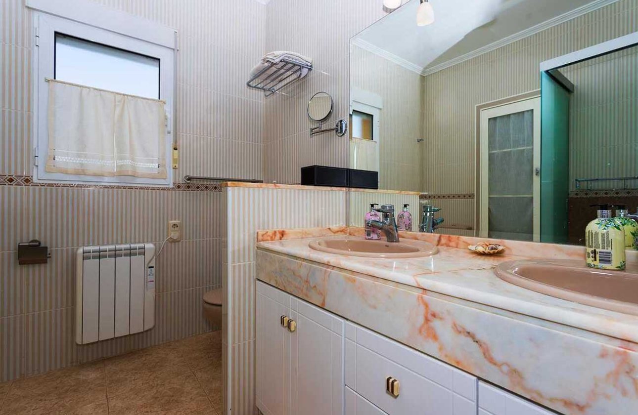 Revente - Villa -
Orihuela Costa - Costa Blanca