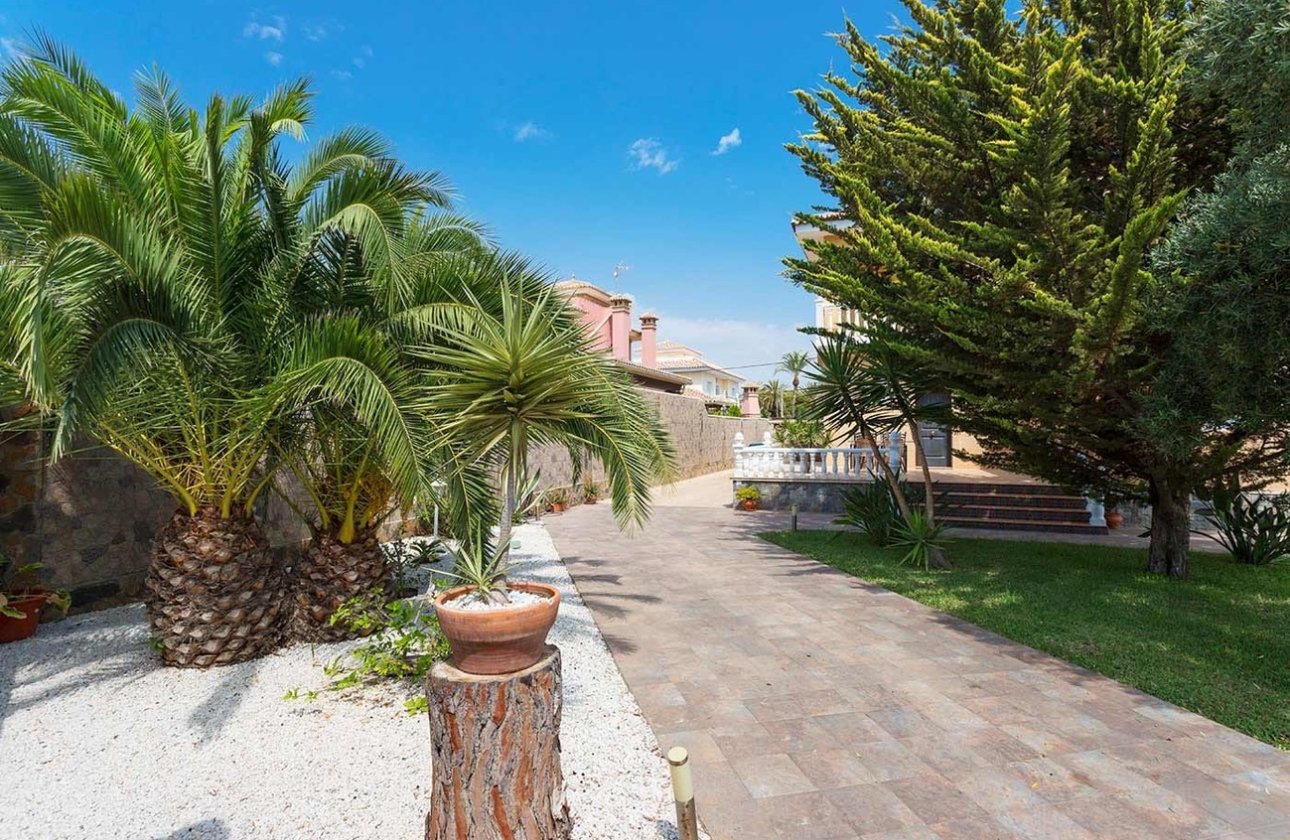 Revente - Villa -
Orihuela Costa - Costa Blanca