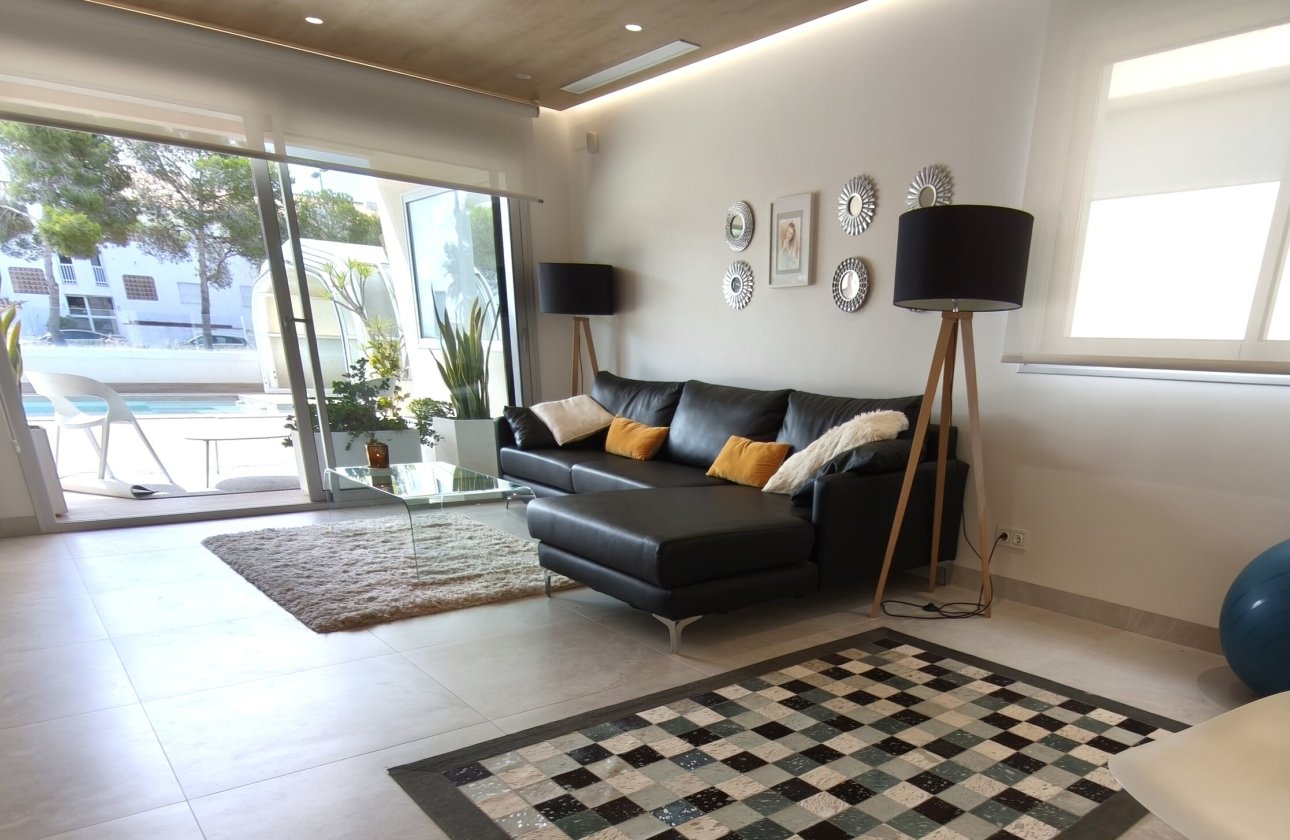Revente - Villa -
Orihuela Costa - Costa Blanca
