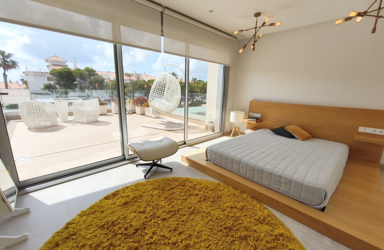Revente - Villa -
Orihuela Costa - Costa Blanca