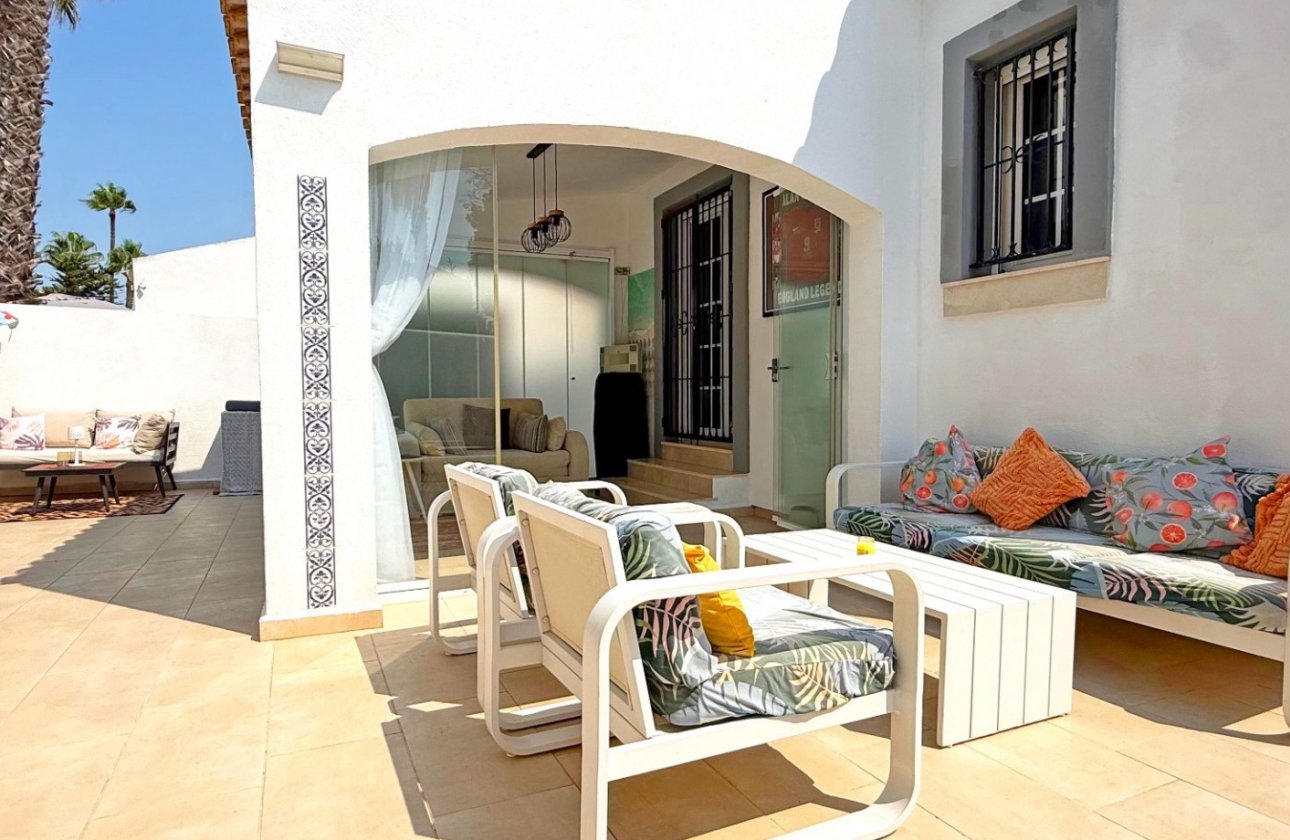 Revente - Villa -
Orihuela Costa - Costa Blanca