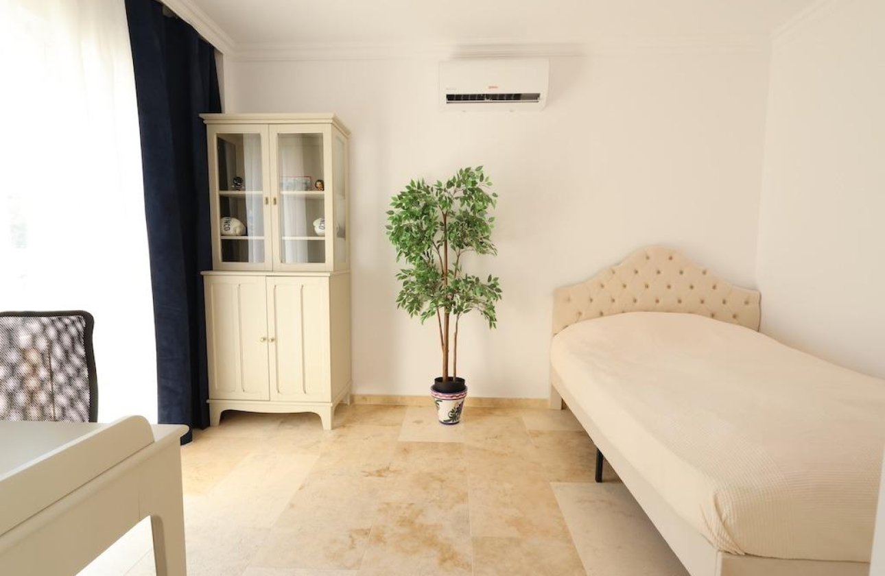Revente - Villa -
Orihuela Costa - Costa Blanca