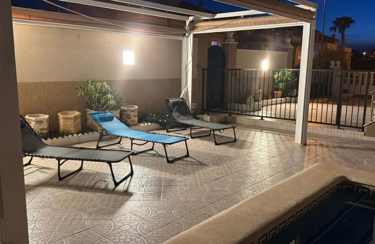 Revente - Villa -
Orihuela Costa - Costa Blanca
