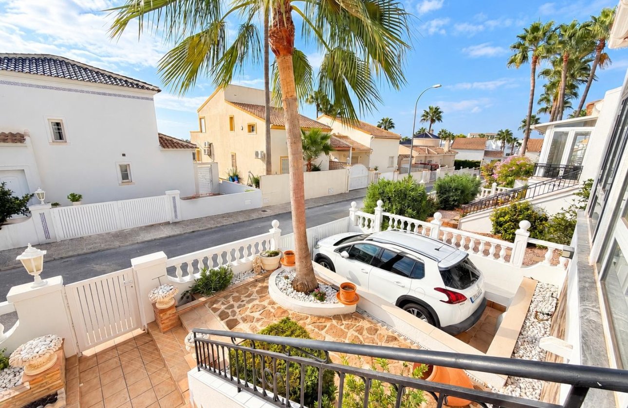 Revente - Villa -
Orihuela Costa - Costa Blanca