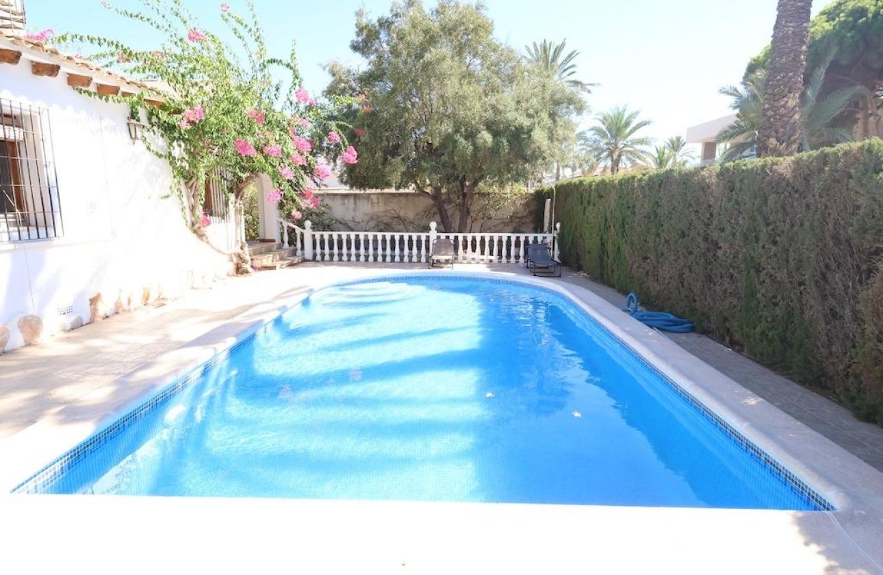 Revente - Villa -
Orihuela Costa - Costa Blanca