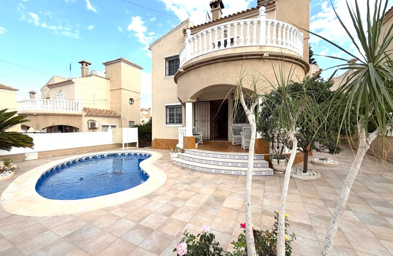 Revente - Villa -
Orihuela Costa - Costa Blanca