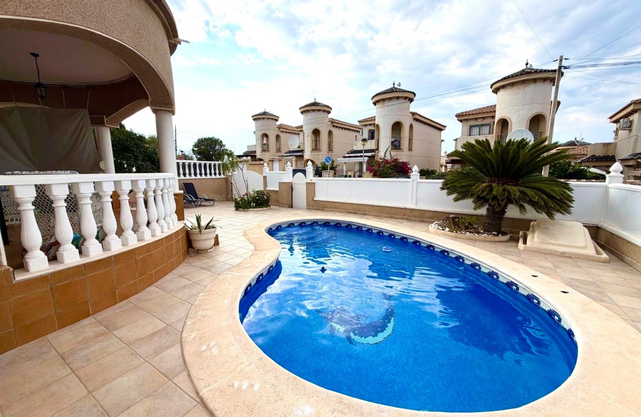 Revente - Villa -
Orihuela Costa - Costa Blanca