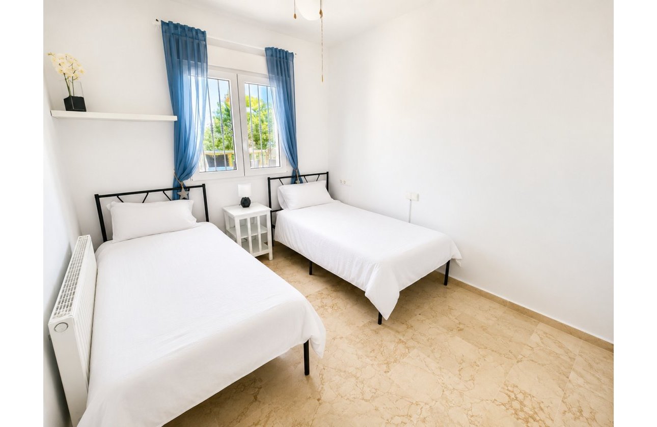 Revente - Villa -
Orihuela Costa - Costa Blanca