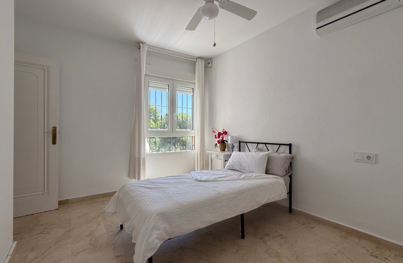 Revente - Villa -
Orihuela Costa - Costa Blanca