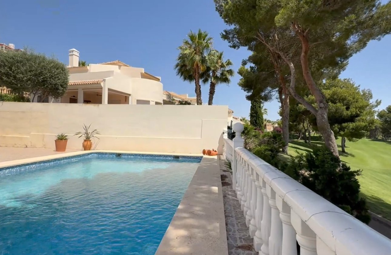 Revente - Villa -
Orihuela Costa - Costa Blanca