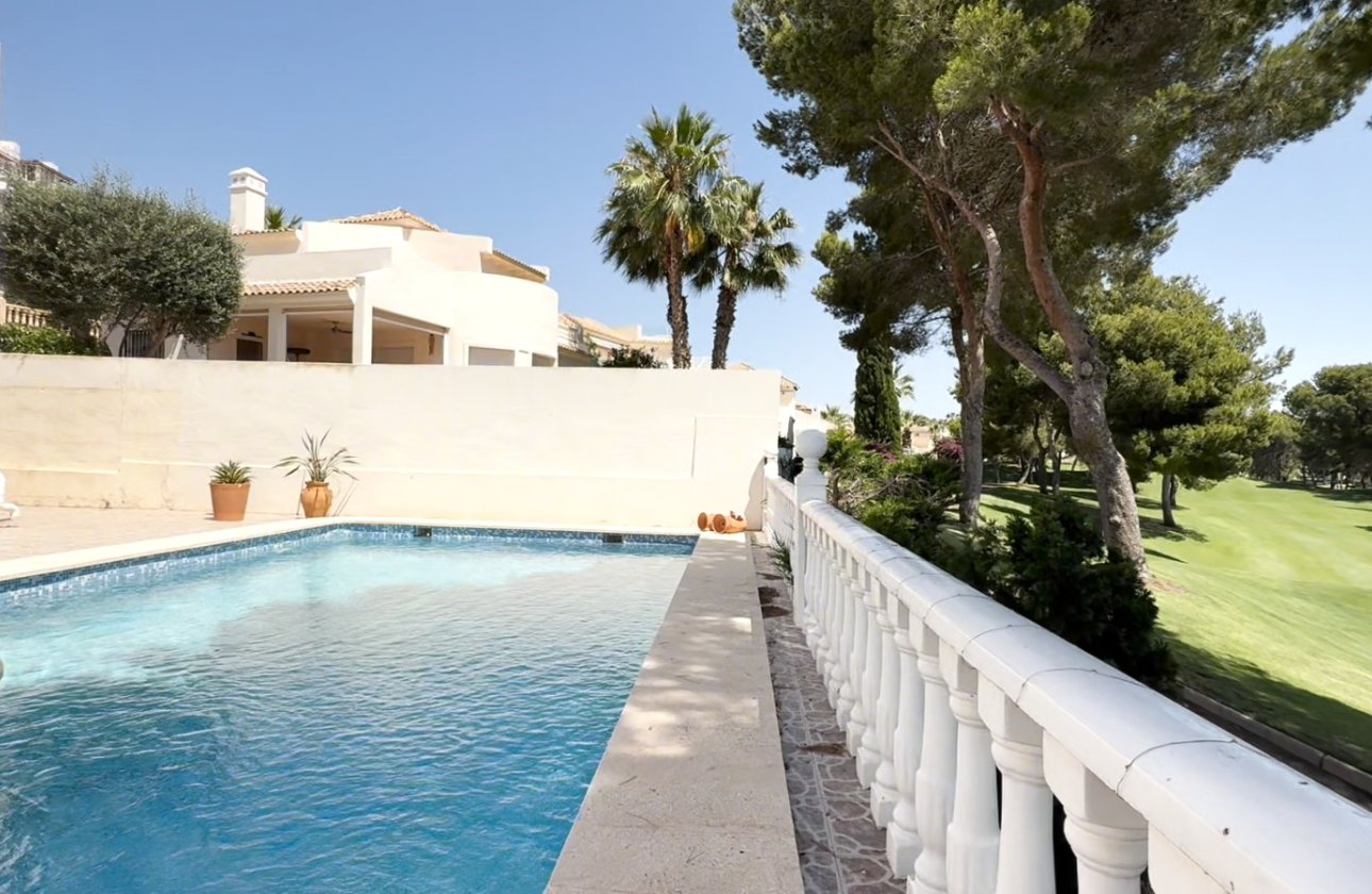 Revente - Villa -
Orihuela Costa - Costa Blanca
