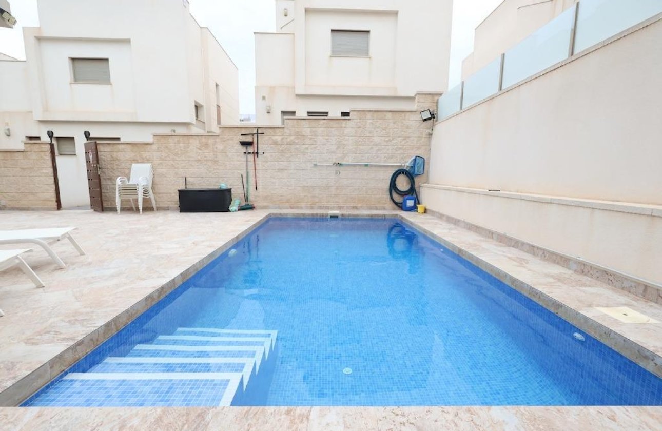 Revente - Villa -
Orihuela Costa - Costa Blanca