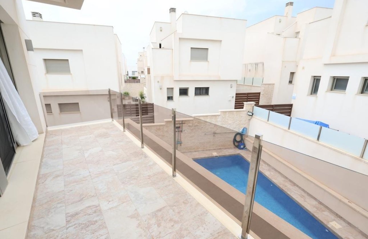 Revente - Villa -
Orihuela Costa - Costa Blanca
