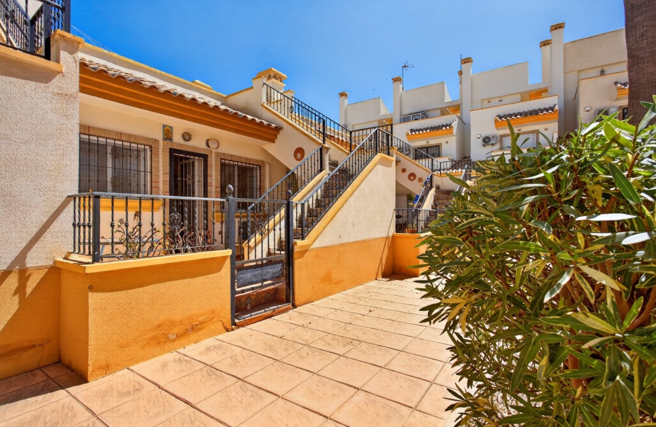Revente - Villa -
Orihuela Costa - Costa Blanca