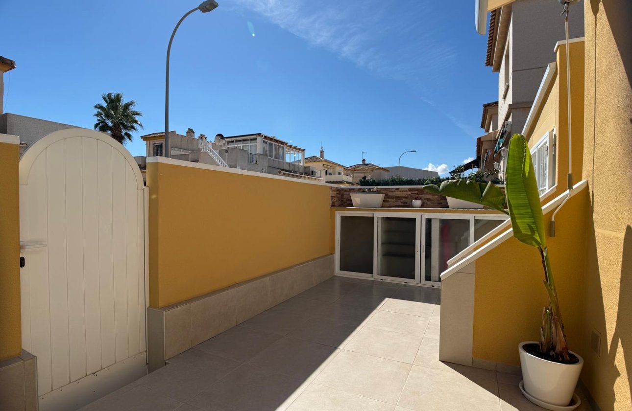 Revente - Villa -
Orihuela Costa - Costa Blanca