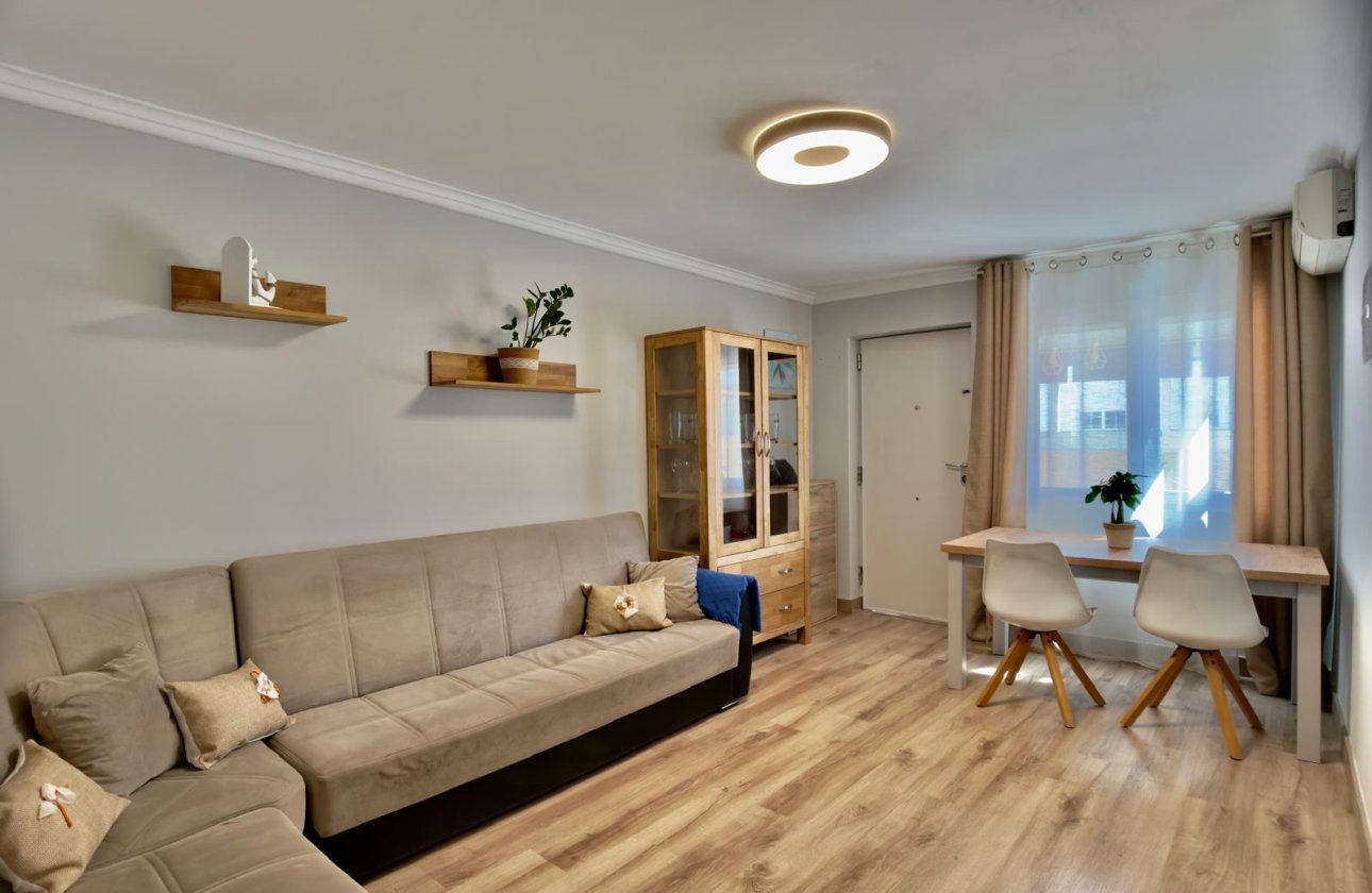 Revente - Villa -
Orihuela Costa - Costa Blanca