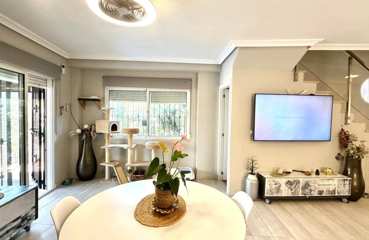 Revente - Villa -
Orihuela Costa - La Regia