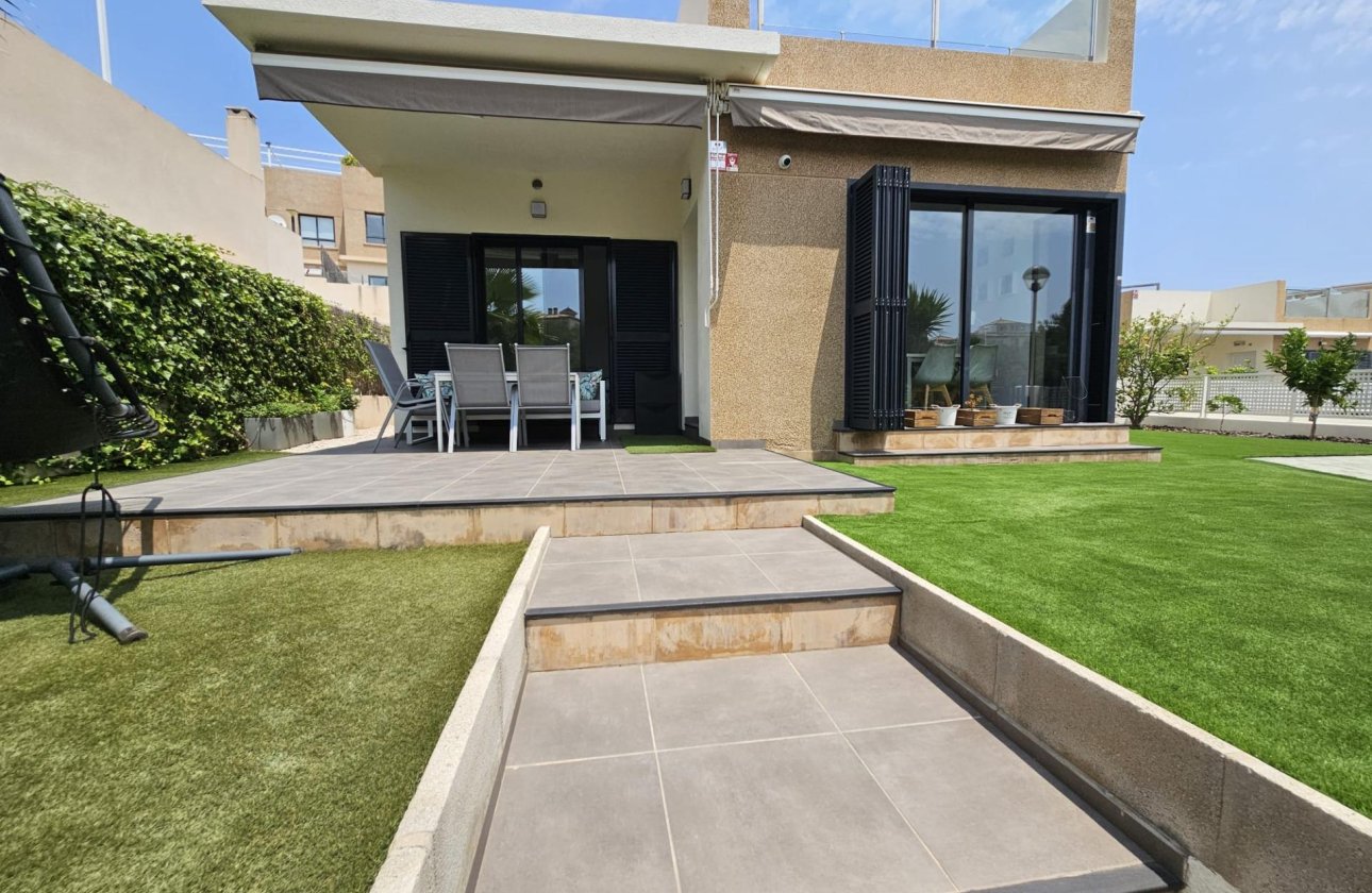 Revente - Villa -
Orihuela Costa - La Regia