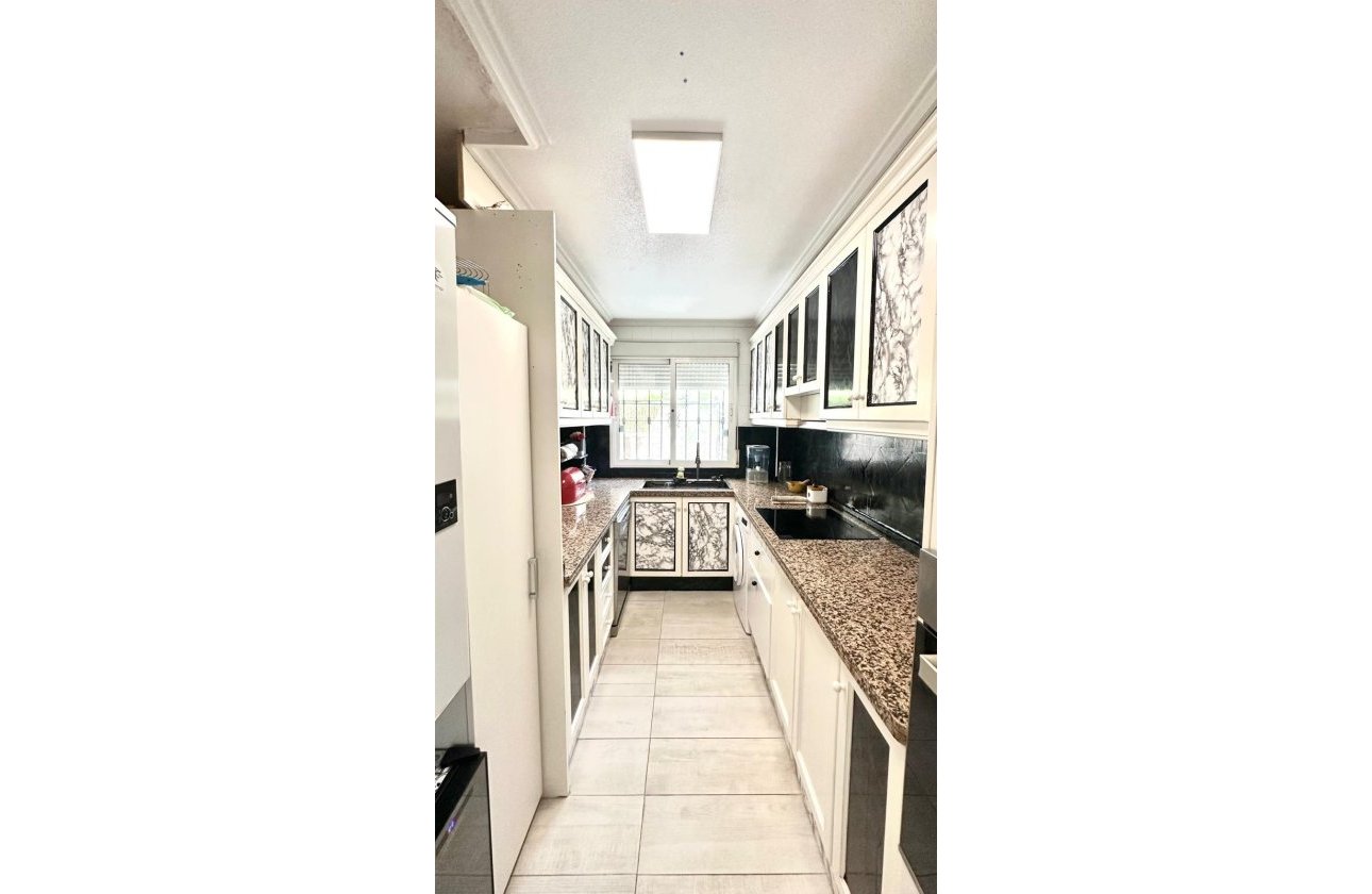 Revente - Villa -
Orihuela Costa - La Regia