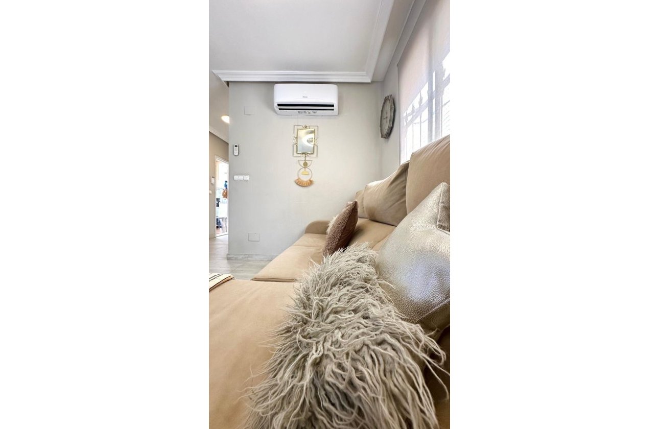 Revente - Villa -
Orihuela Costa - La Regia