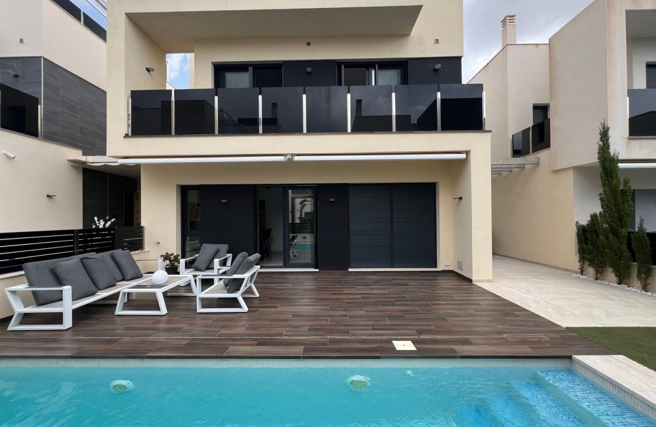 Revente - Villa -
Orihuela Costa - Lomas de Cabo Roig