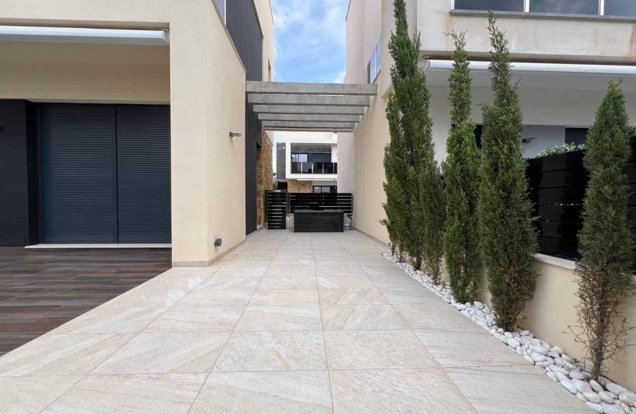 Revente - Villa -
Orihuela Costa - Lomas de Cabo Roig