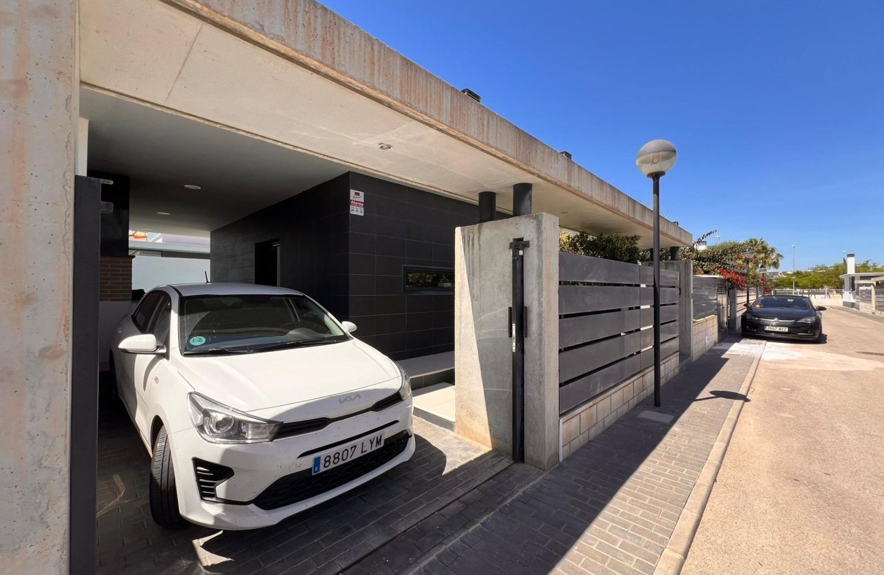 Revente - Villa -
Orihuela Costa - Lomas de Cabo Roig