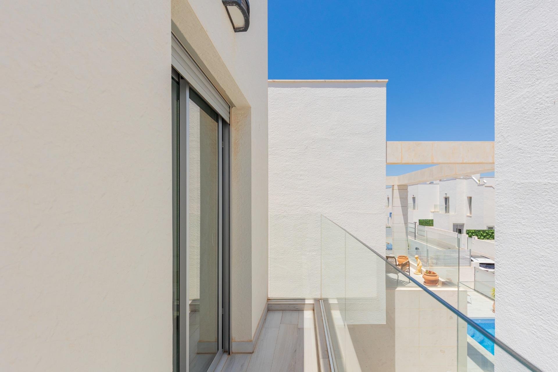 Revente - Villa -
Orihuela Costa - Lomas de Cabo Roig
