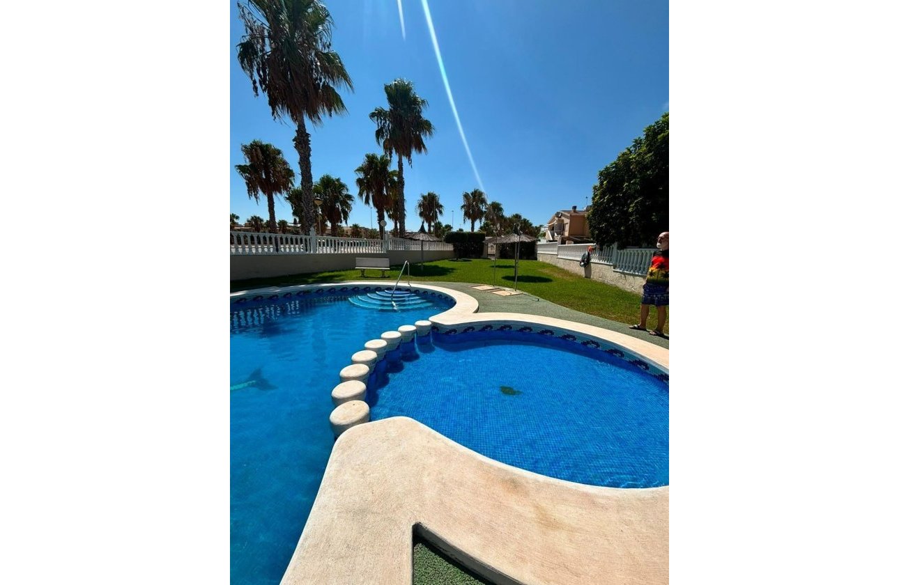 Revente - Villa -
Orihuela Costa - Lomas de Cabo Roig