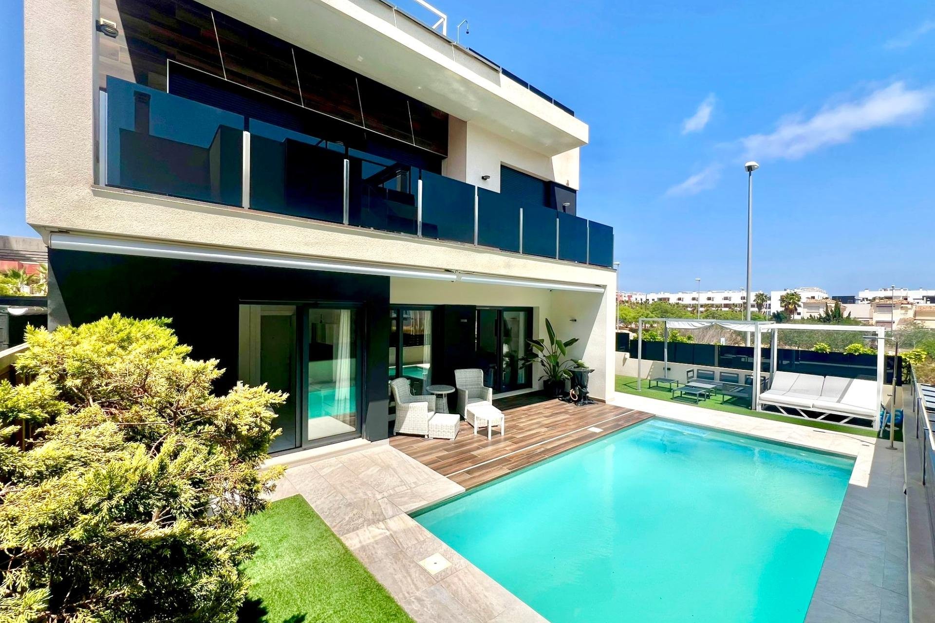 Revente - Villa -
Orihuela Costa - Lomas de Cabo Roig