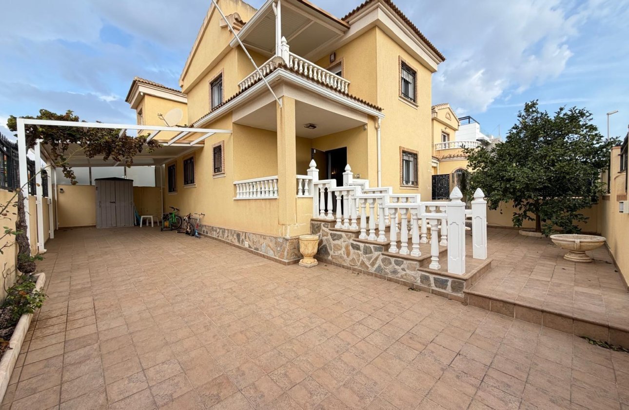 Revente - Villa -
Orihuela Costa - Lomas De Don Juan