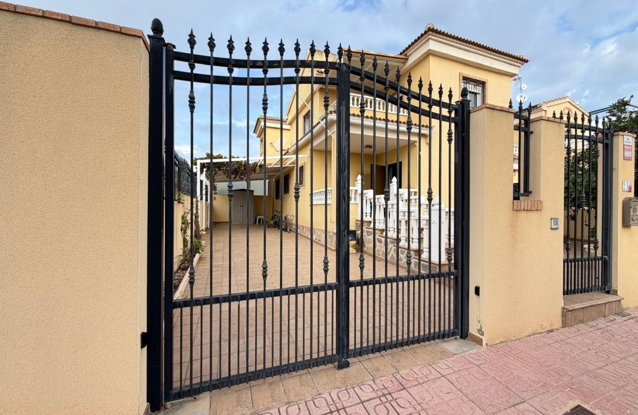 Revente - Villa -
Orihuela Costa - Lomas De Don Juan