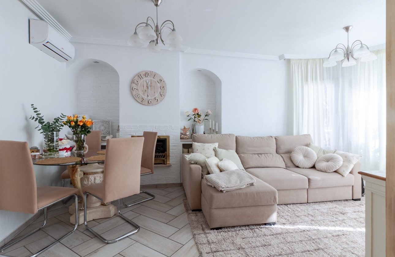 Revente - Villa -
Orihuela Costa - Los Almendros-la Florida