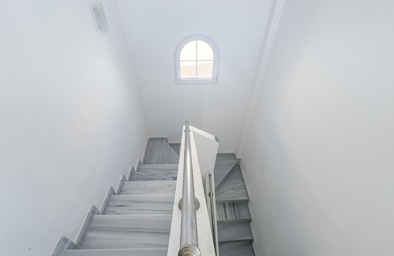 Revente - Villa -
Orihuela Costa - Los Almendros-la Florida