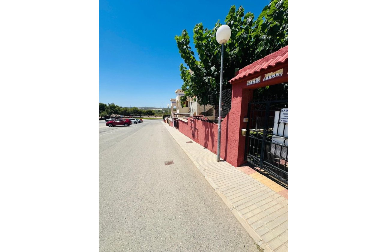 Revente - Villa -
Orihuela Costa - Los Altos