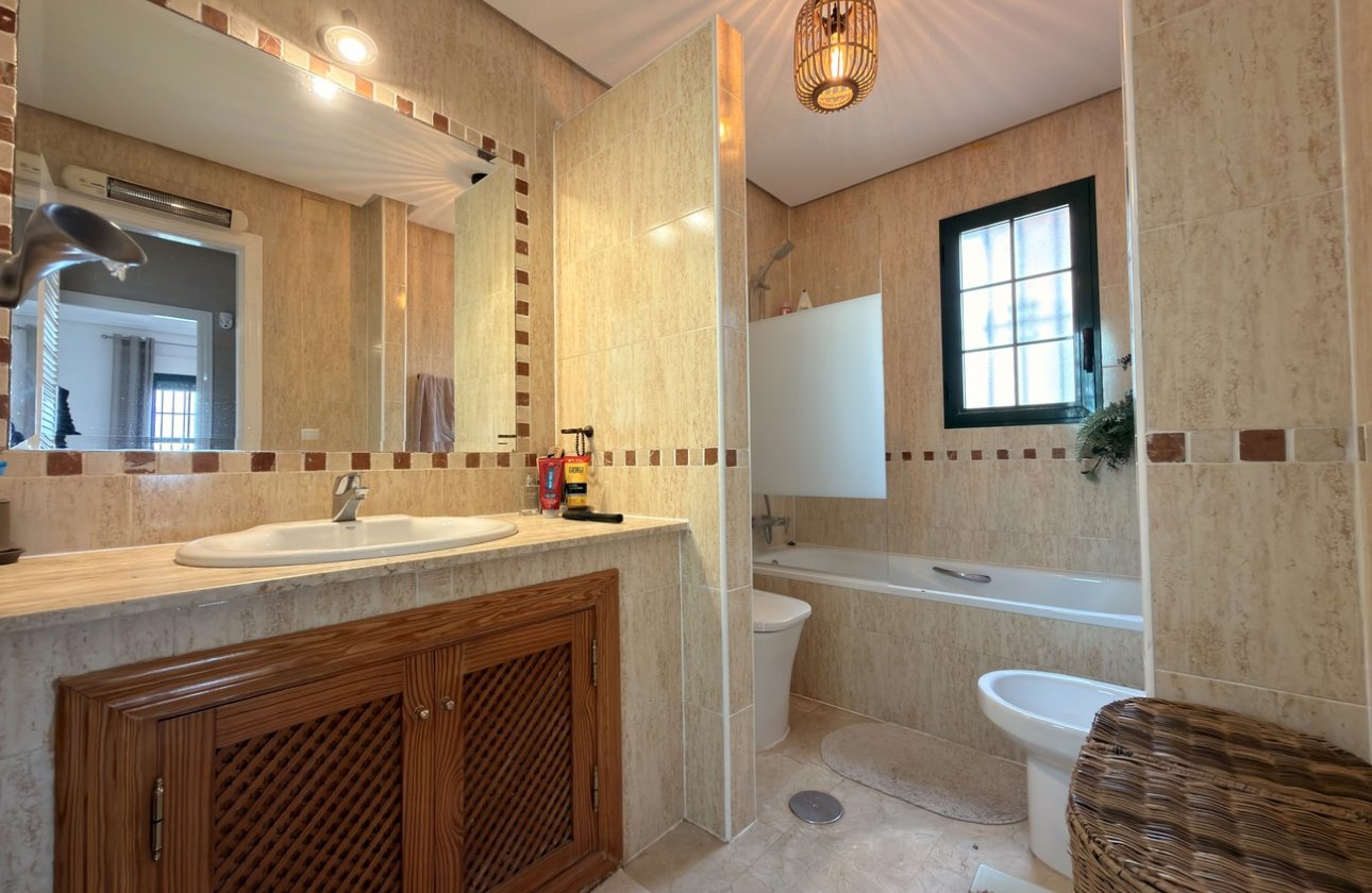 Revente - Villa -
Orihuela Costa - Los Doses