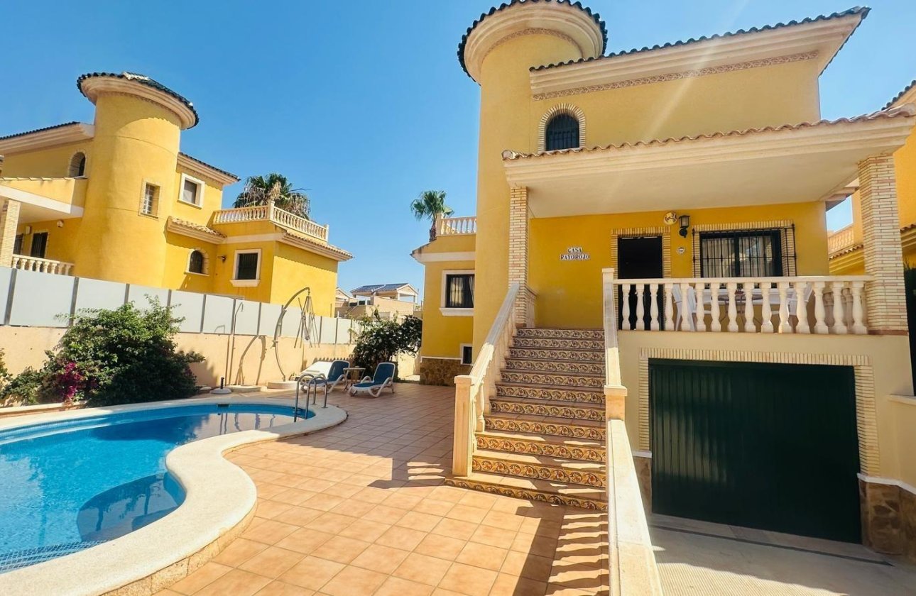 Revente - Villa -
Orihuela Costa - PAU 8